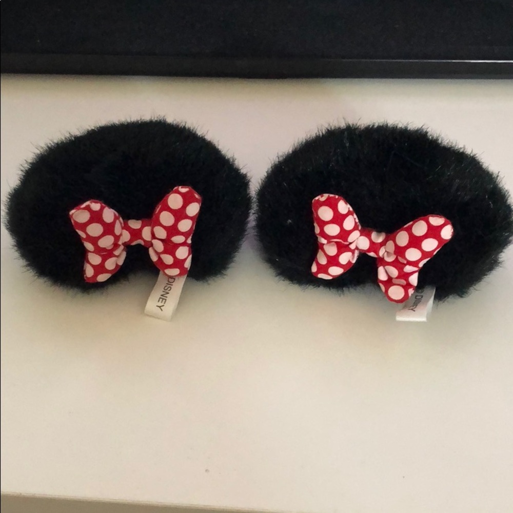 Minnie Mouse hair clips